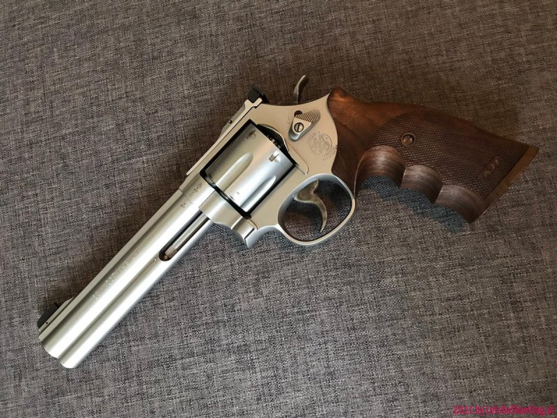 S&W 686 Target Champion