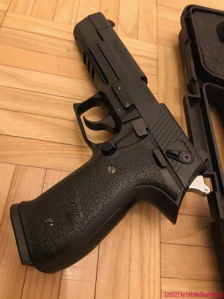 Sig-Sauer-Mosquito-02