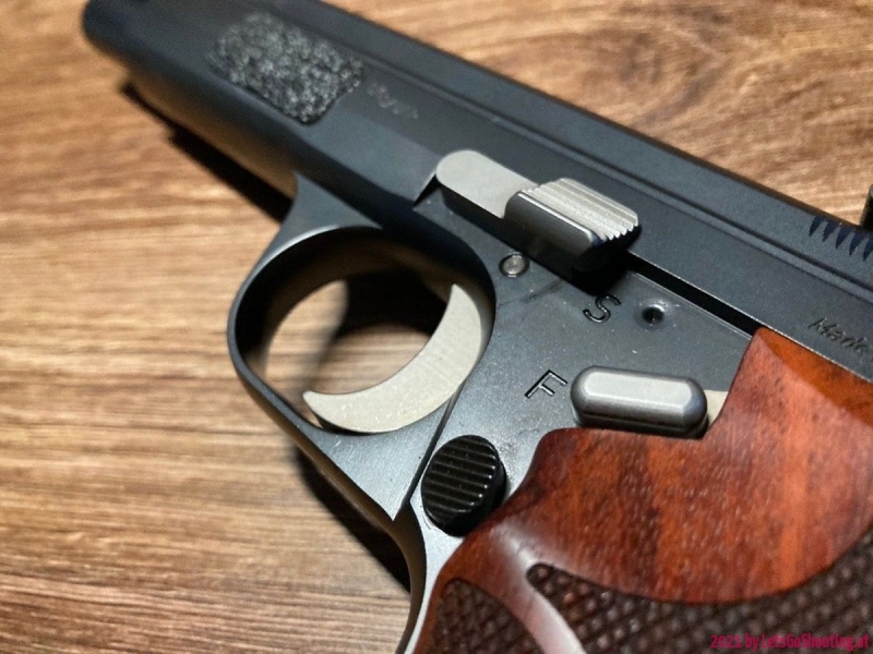 SIG-SAUER P210 LEGEND 18