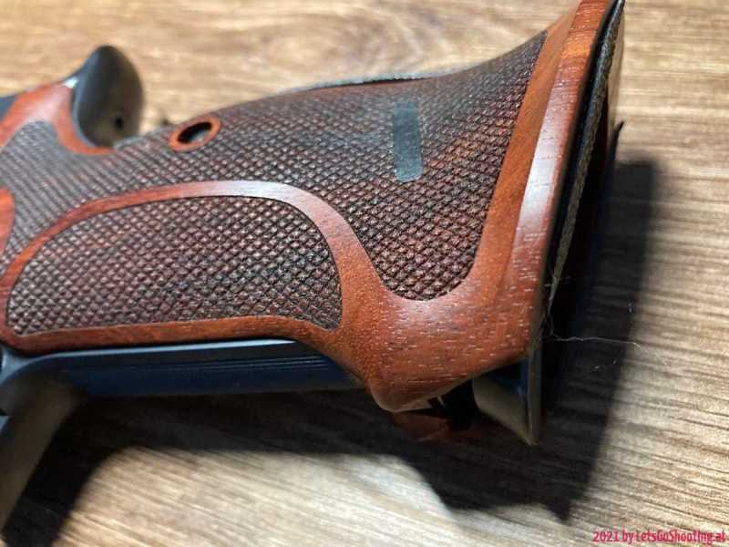 SIG-SAUER P210 LEGEND 10