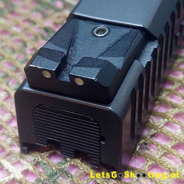 251222-CZ-P10C-kimme 060 251222-CZ-P10C-kimme 060