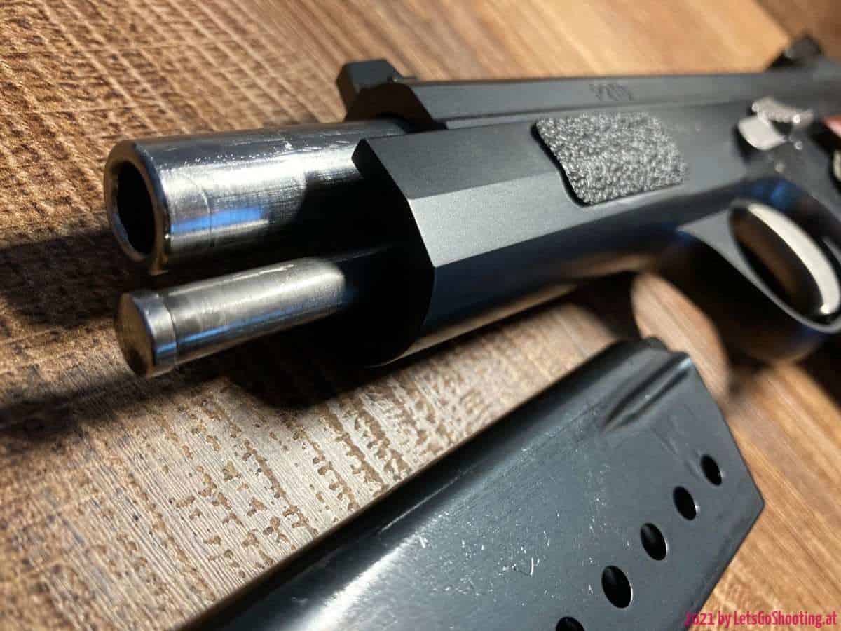SIG-SAUER P210 LEGEND 09 SIG-SAUER P210 LEGEND 09