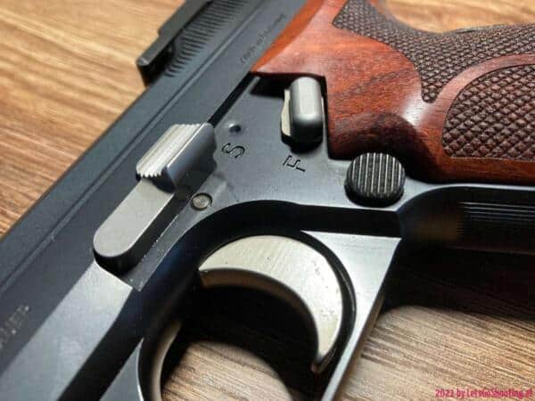 SIG-SAUER P210 LEGEND 11