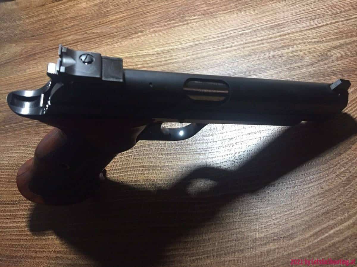 SIG-SAUER P210 LEGEND 05 SIG-SAUER P210 LEGEND 05