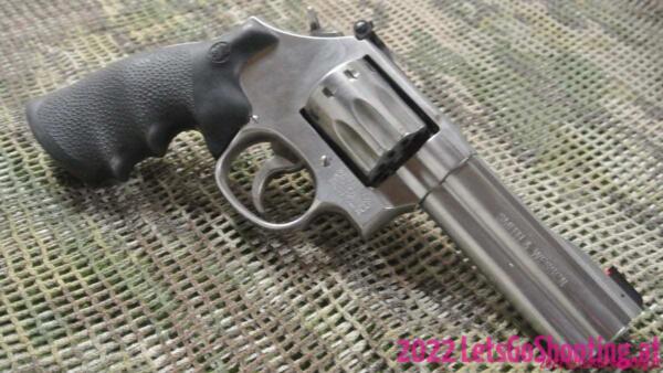 S & W 617 - .22lr, 10shot S & W 617 - .22lr, 10shot