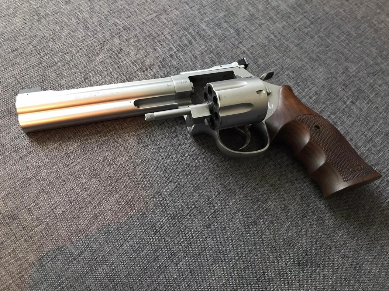 S&amp;amp;W 686 Target Champion
