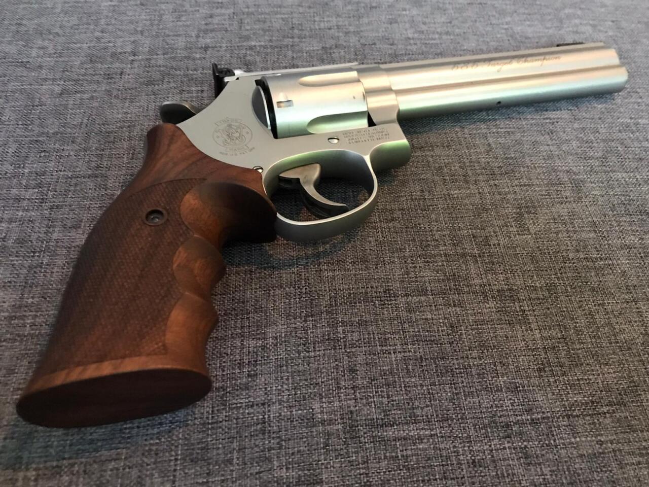 S&amp;amp;W 686 Target Champion