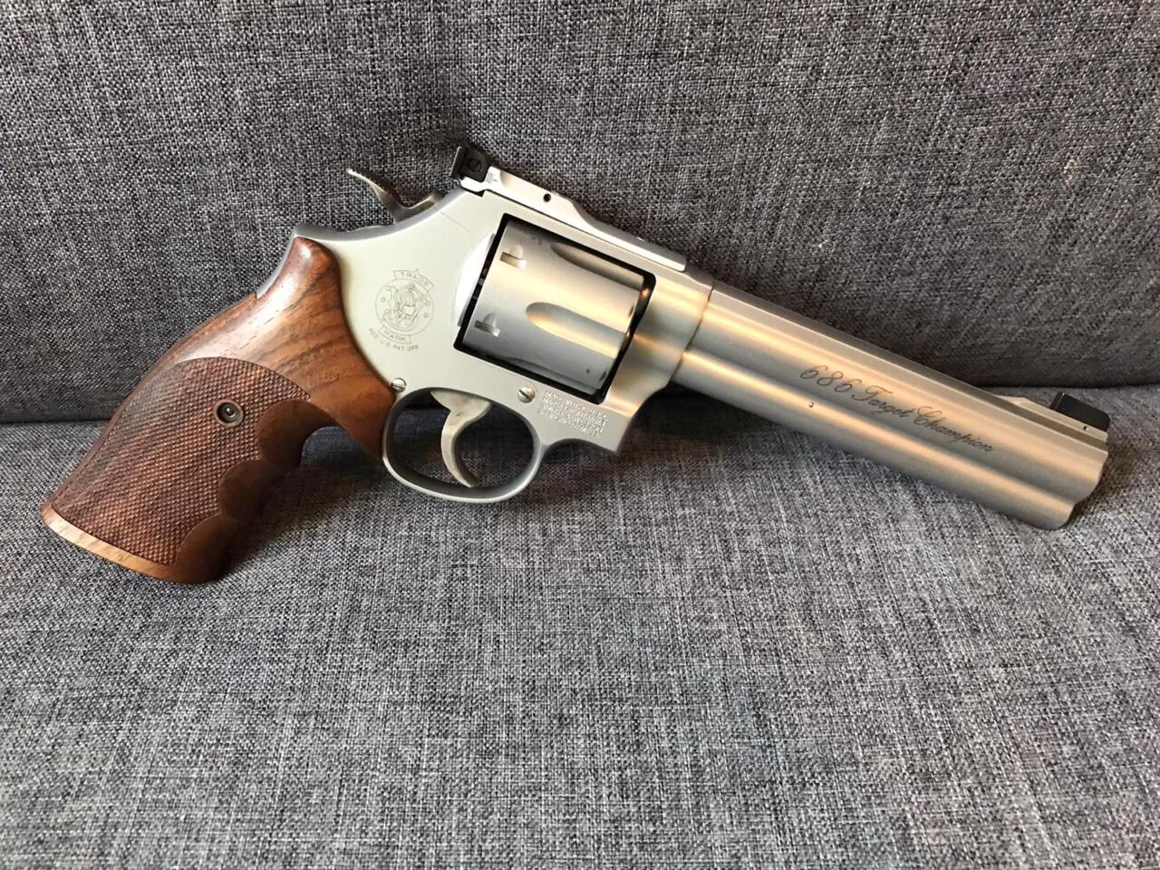 S&amp;amp;W 686 Target Champion