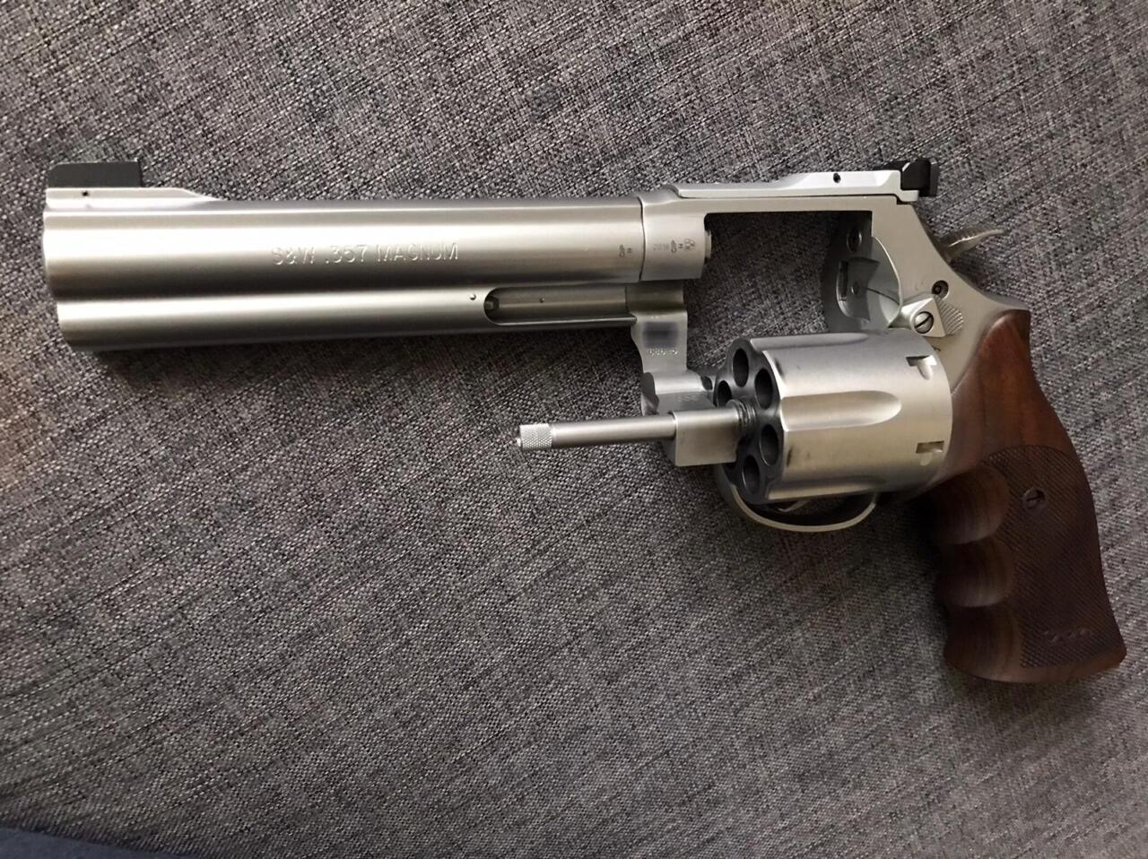 S&amp;amp;W 686 Target Champion